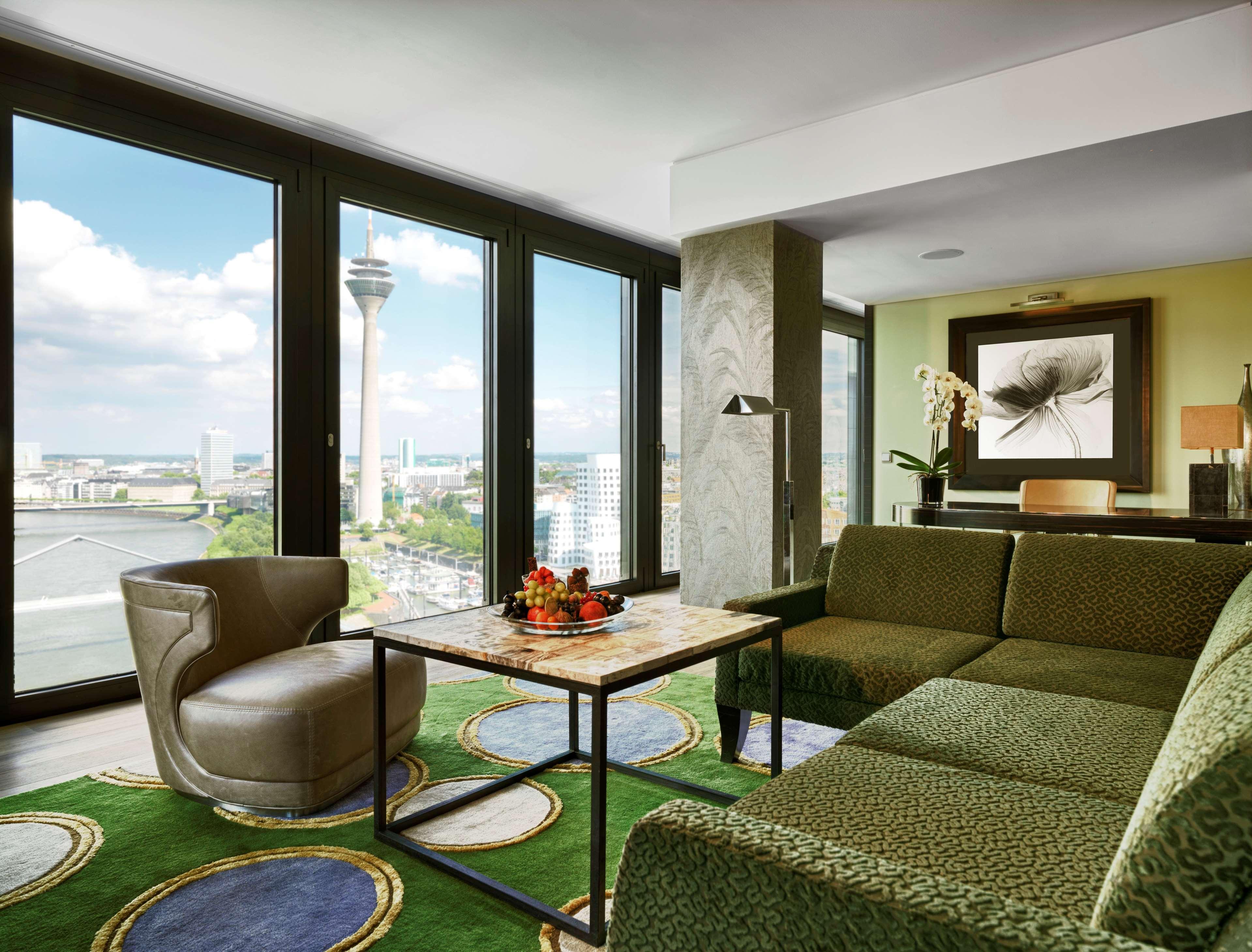 Hyatt Regency Dusseldorf Hotel Exterior foto A suite at the MGM Grand Hotel