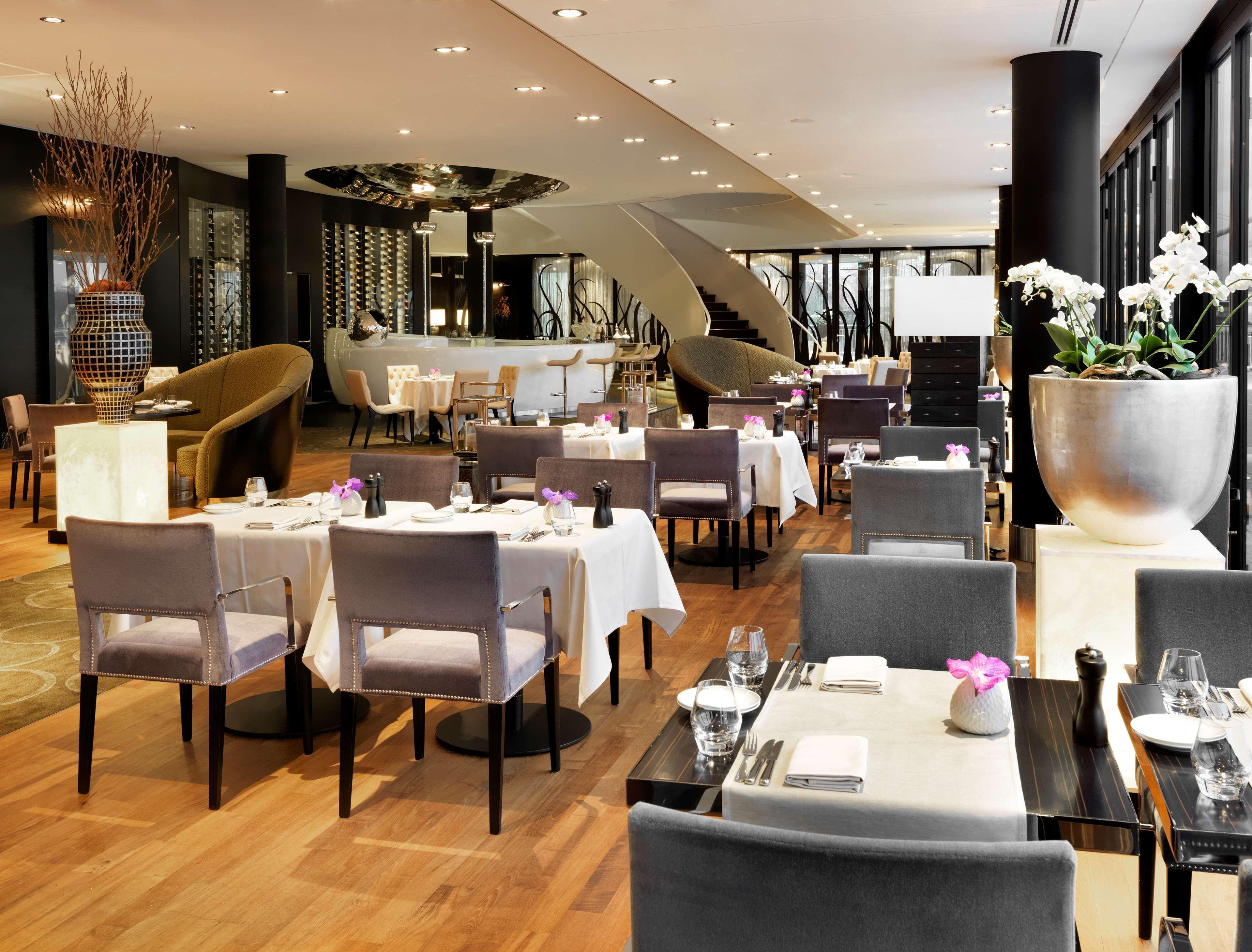 Hyatt Regency Dusseldorf Hotel Exterior foto Restaurant "1707"