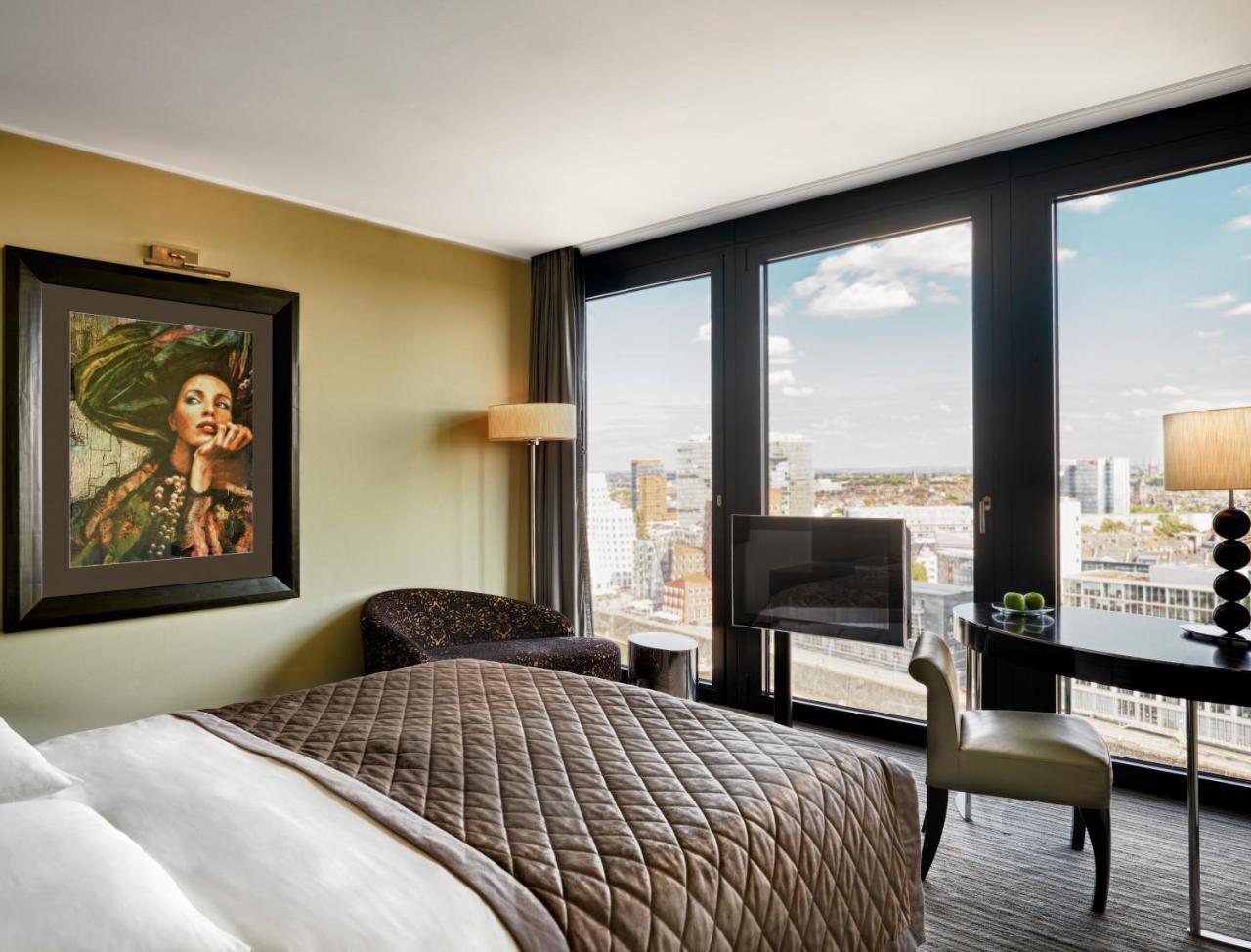 Hyatt Regency Dusseldorf Hotel Exterior foto A room at the InterContinental London The O2
